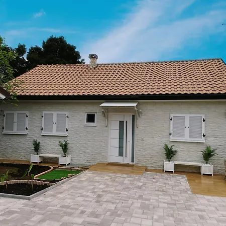 Dobri Dupin Ferienhaus *